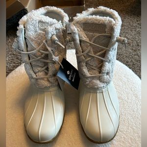 Sperry ivory sherpa boots